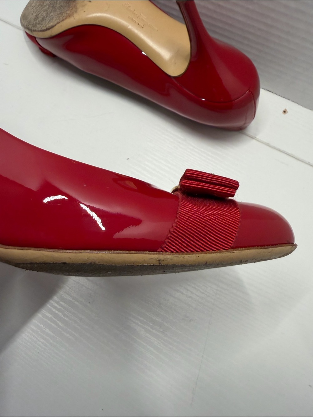 Salvatore Ferragamo CARLA 70 Patent Ribbon Pump Red 9-1/2 C - Picture 13 of 16